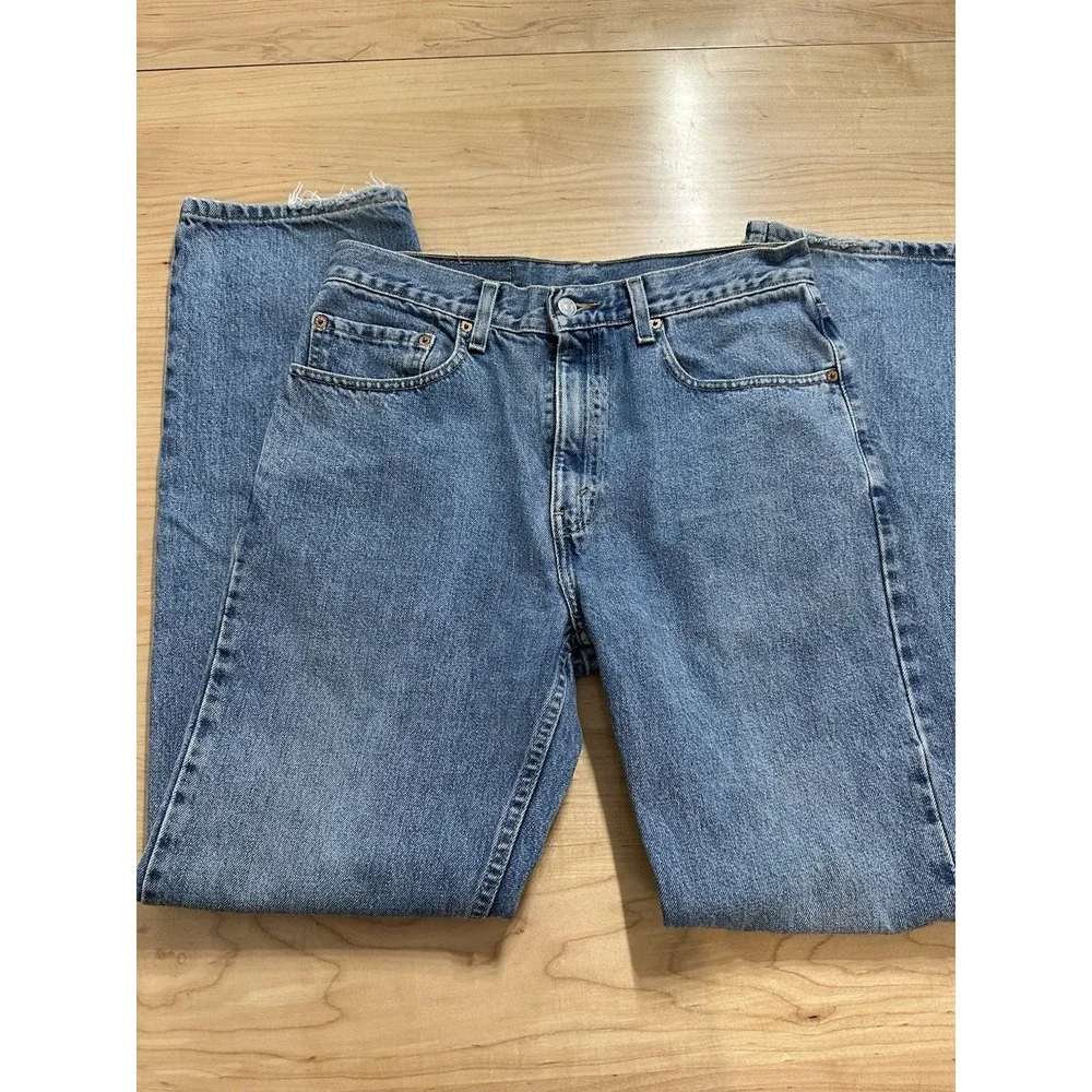Levis minor stains